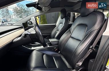Седан Tesla Model 3 2018 в Івано-Франківську
