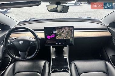 Седан Tesla Model 3 2018 в Івано-Франківську
