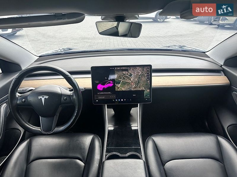 Седан Tesla Model 3 2018 в Івано-Франківську
