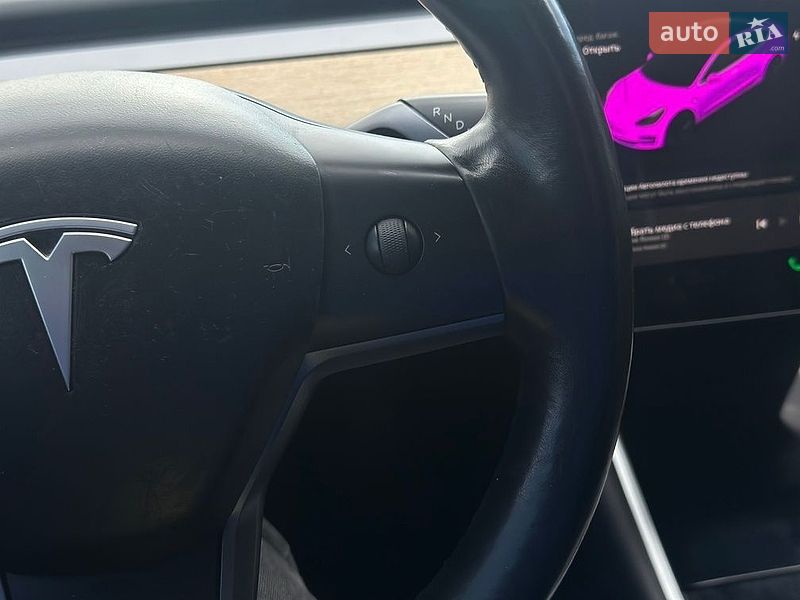 Седан Tesla Model 3 2018 в Івано-Франківську