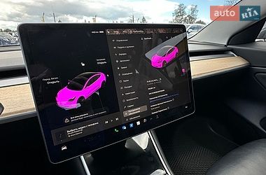 Седан Tesla Model 3 2018 в Івано-Франківську