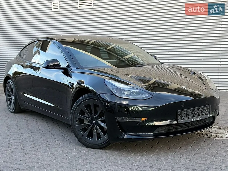 Tesla Model 3 2022