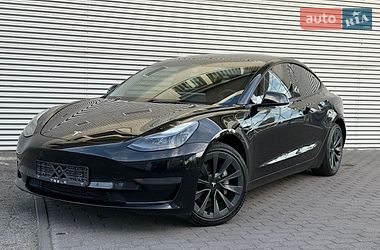 Tesla Model 3  2022