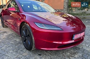 Tesla Model 3  2025