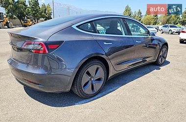 Седан Tesla Model 3 2018 в Моршині