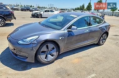 Седан Tesla Model 3 2018 в Моршині