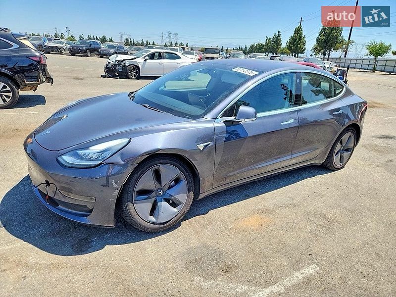 Седан Tesla Model 3 2018 в Моршині