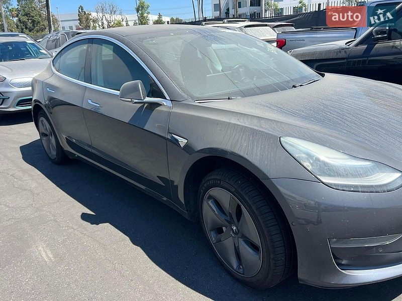 Седан Tesla Model 3 2018 в Моршині