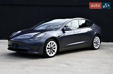Tesla Model 3  2022