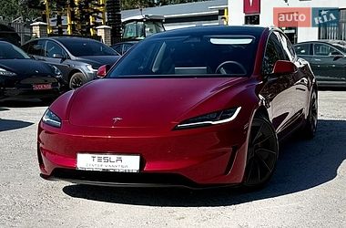 Tesla Model 3  2024