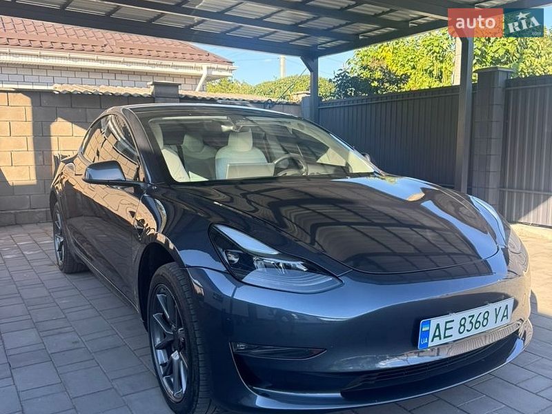 Tesla Model 3 2023