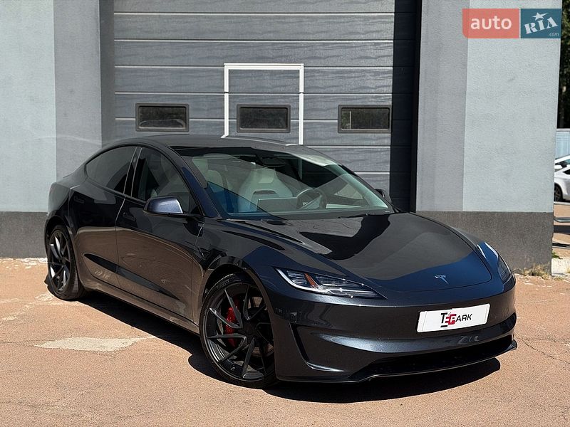 Седан Tesla Model 3 2024 в Киеве