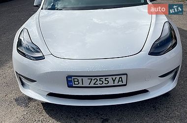 tesla model-3 2021 в Нові Санжари від професійного продавця Andrii Simeon