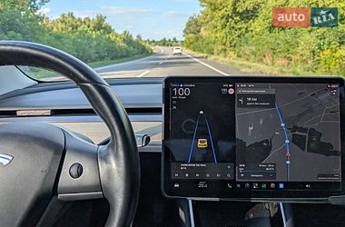 Tesla Model 3  2019