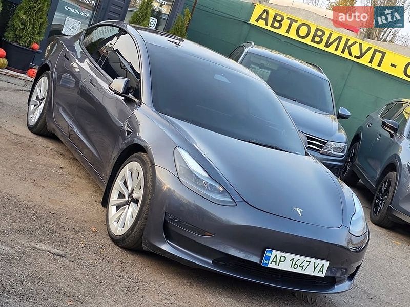 Седан Tesla Model 3 2022 в Львові
