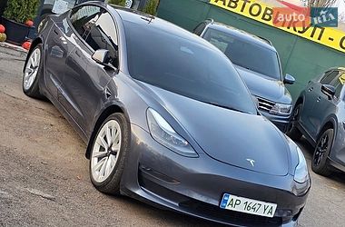 Tesla Model 3  2022