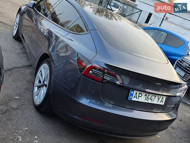 Седан Tesla Model 3 2022 в Львові