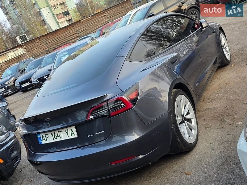 Седан Tesla Model 3 2022 в Львові