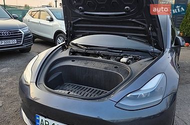 Седан Tesla Model 3 2022 в Львові