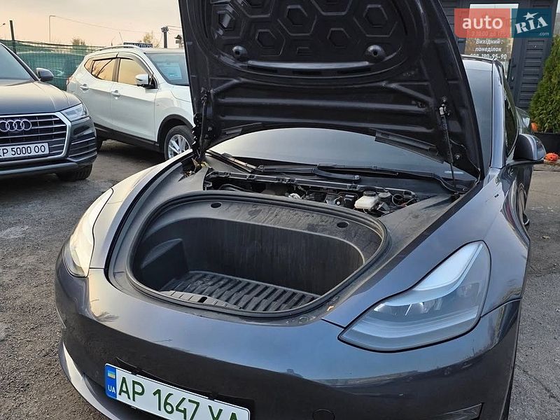 Седан Tesla Model 3 2022 в Львові