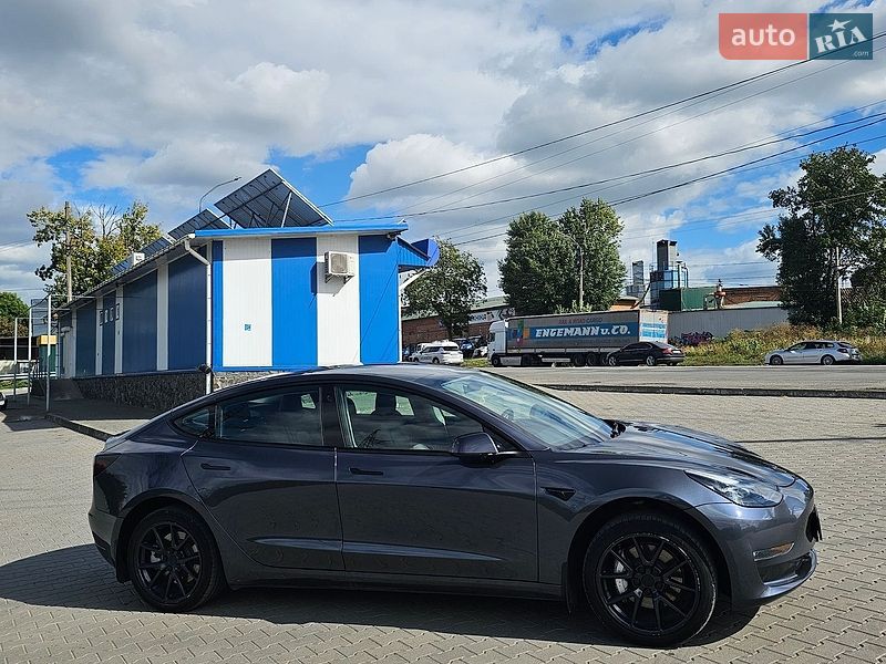 Седан Tesla Model 3 2022 в Хмельницькому