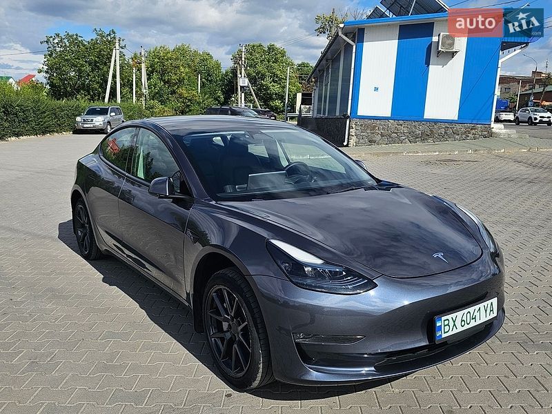 Седан Tesla Model 3 2022 в Хмельницькому