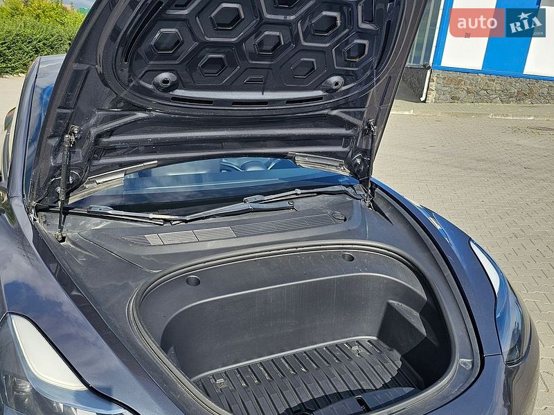 Седан Tesla Model 3 2022 в Хмельницькому
