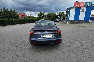 Седан Tesla Model 3 2022 в Хмельницькому