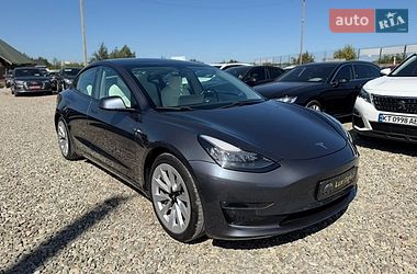 Седан Tesla Model 3 2020 в Івано-Франківську