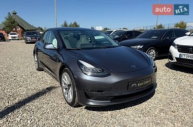 Седан Tesla Model 3 2020 в Івано-Франківську