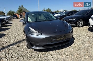 Седан Tesla Model 3 2020 в Івано-Франківську