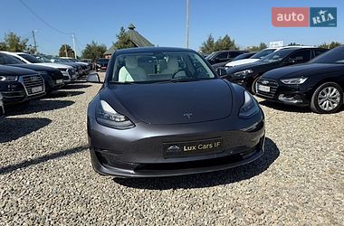 Седан Tesla Model 3 2020 в Івано-Франківську