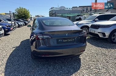 Седан Tesla Model 3 2020 в Івано-Франківську