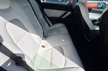 Седан Tesla Model 3 2020 в Івано-Франківську