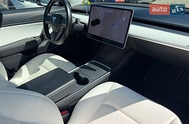 Седан Tesla Model 3 2020 в Івано-Франківську