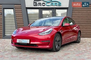 Tesla Model 3  2021