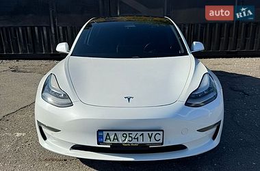 Седан Tesla Model 3 2019 в Києві