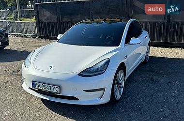Седан Tesla Model 3 2019 в Києві