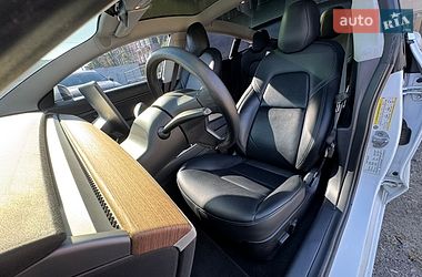 Седан Tesla Model 3 2019 в Києві