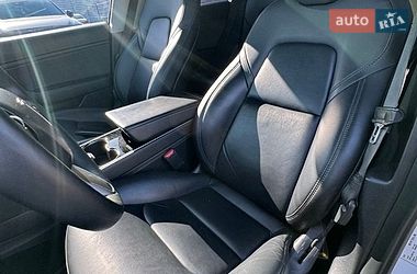 Седан Tesla Model 3 2019 в Києві
