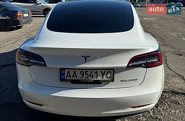 Седан Tesla Model 3 2019 в Києві