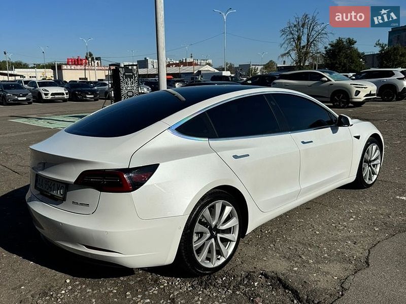 Седан Tesla Model 3 2019 в Києві