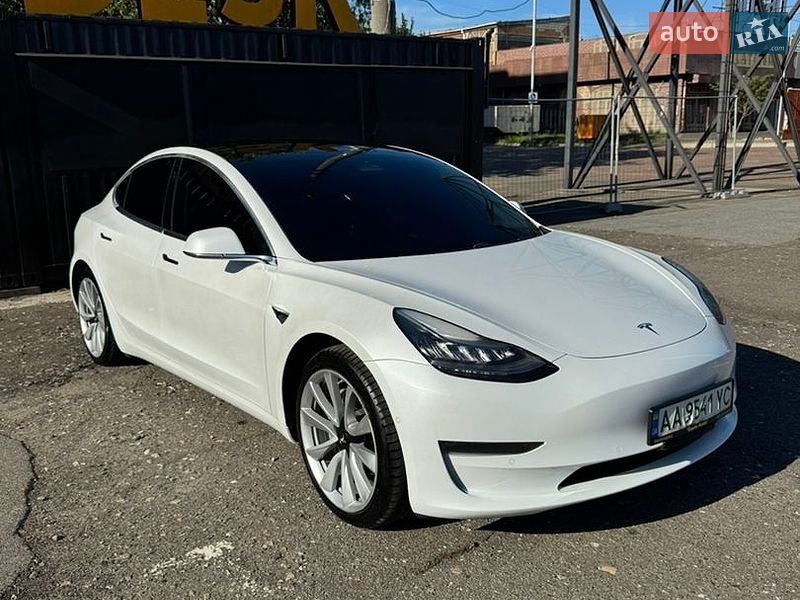 Седан Tesla Model 3 2019 в Києві