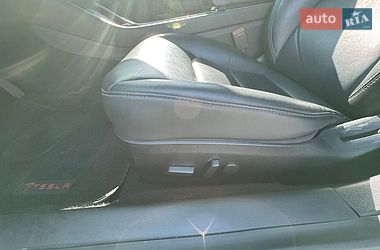 Седан Tesla Model 3 2019 в Києві