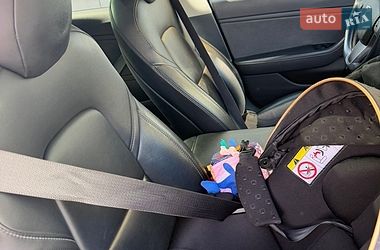 Седан Tesla Model 3 2018 в Киеве