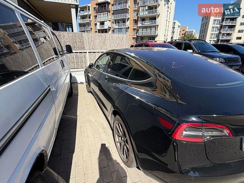 Седан Tesla Model 3 2018 в Киеве