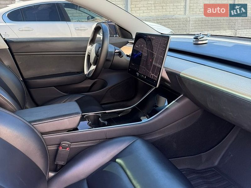 Седан Tesla Model 3 2019 в Одесі фото 18 Седан Tesla Model 3 2019 в Одесі