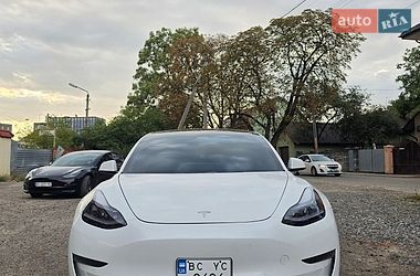 Tesla Model 3  2021