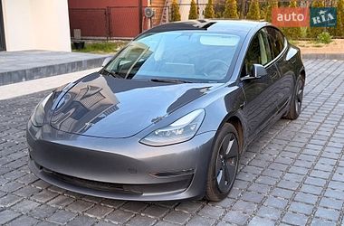 Седан Tesla Model 3 2023 в Тернополі