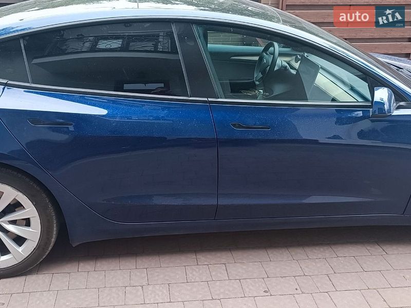 Седан Tesla Model 3 2022 в Львові